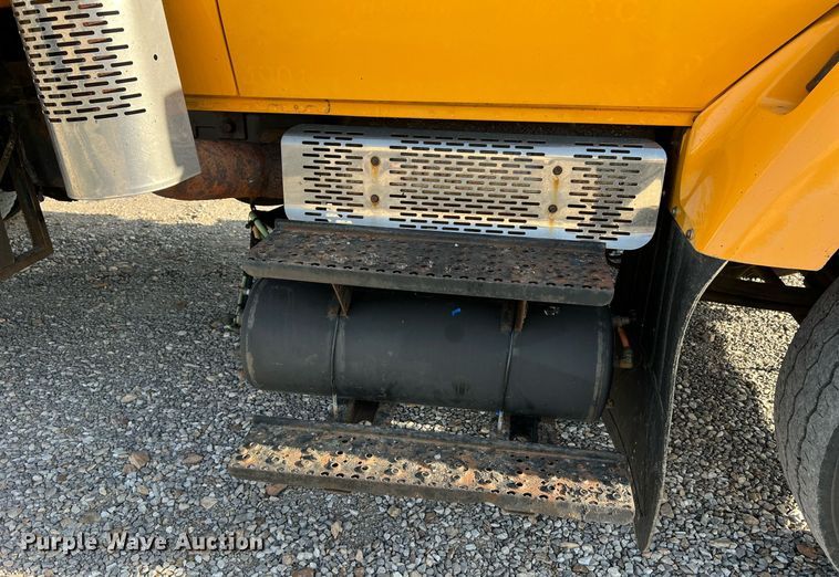 image for item NA9067 2006 International 7400  dump truck with spreader