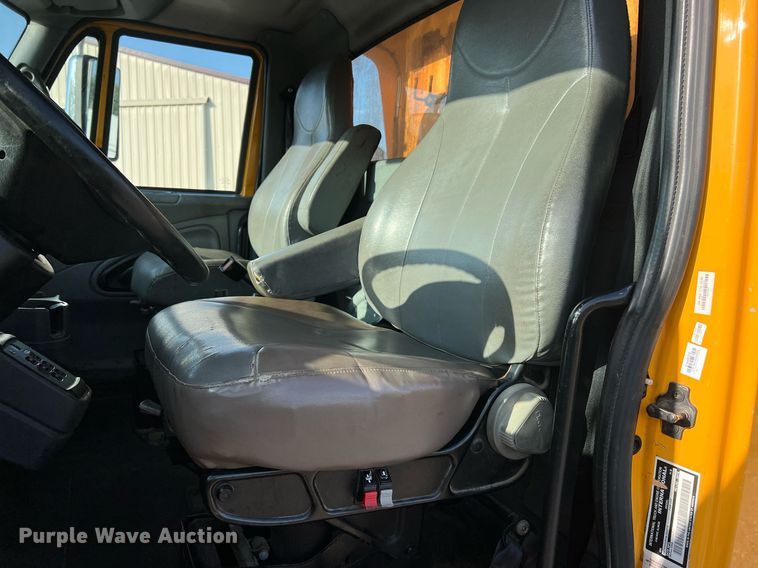 image for item NA9067 2006 International 7400  dump truck with spreader