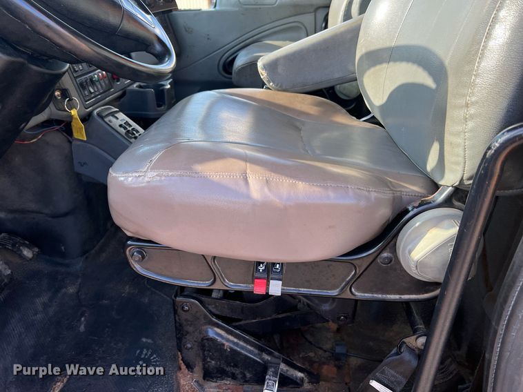 image for item NA9067 2006 International 7400  dump truck with spreader