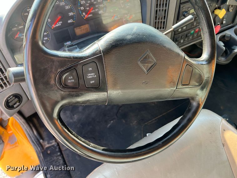 image for item NA9067 2006 International 7400  dump truck with spreader