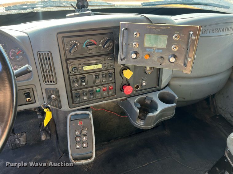 image for item NA9067 2006 International 7400  dump truck with spreader