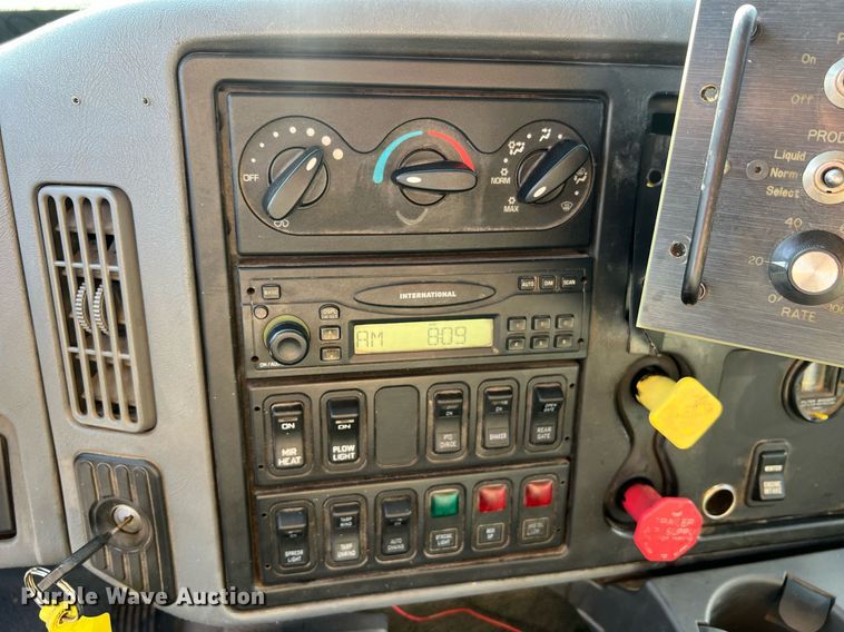 image for item NA9067 2006 International 7400  dump truck with spreader