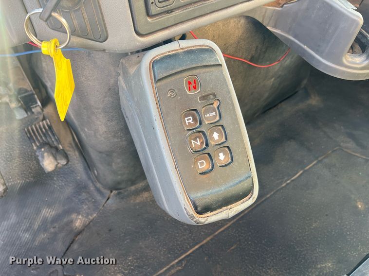 image for item NA9067 2006 International 7400  dump truck with spreader