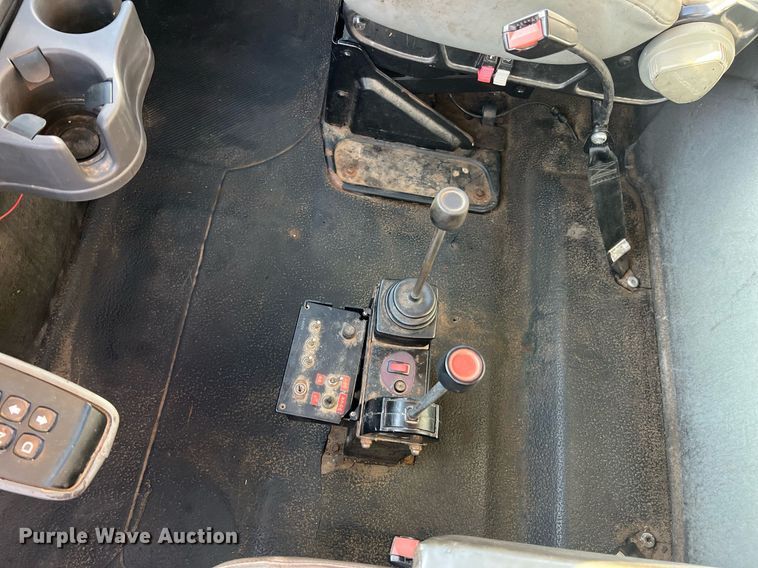 image for item NA9067 2006 International 7400  dump truck with spreader