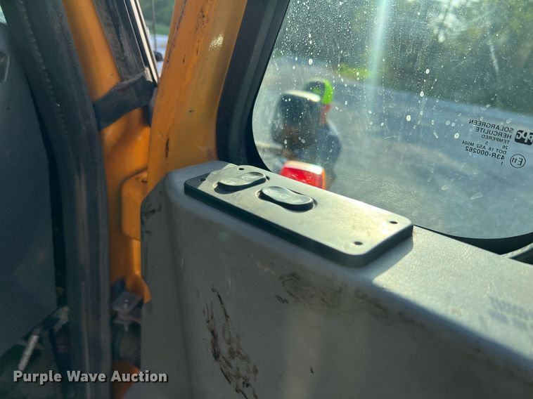 image for item NA9067 2006 International 7400  dump truck with spreader