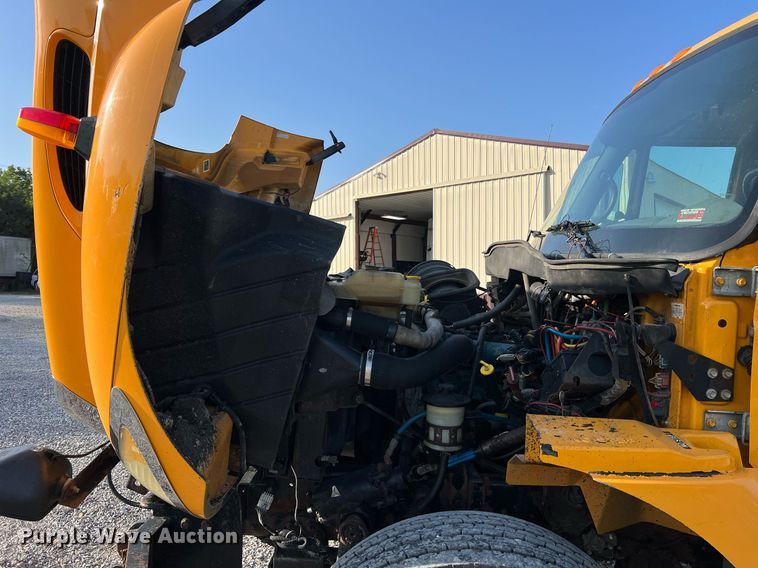 image for item NA9067 2006 International 7400  dump truck with spreader