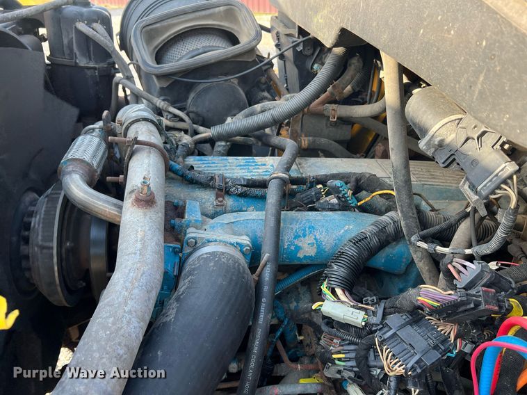 image for item NA9067 2006 International 7400  dump truck with spreader