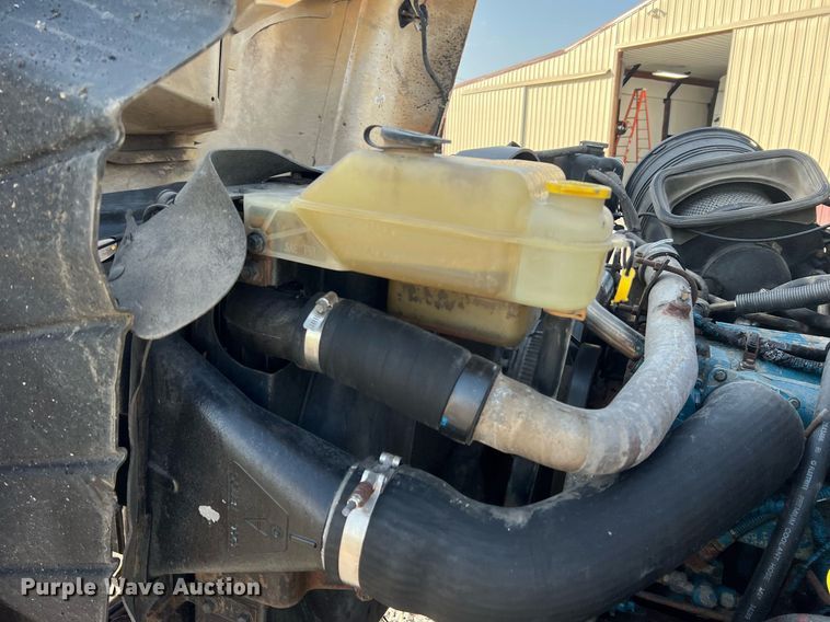 image for item NA9067 2006 International 7400  dump truck with spreader