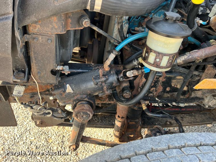 image for item NA9067 2006 International 7400  dump truck with spreader