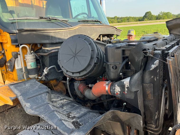 image for item NA9067 2006 International 7400  dump truck with spreader