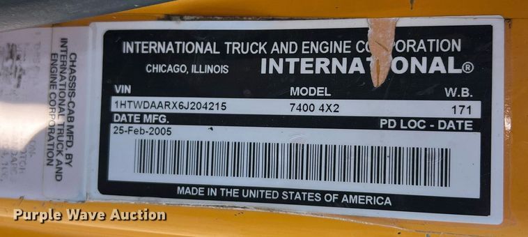 image for item NA9067 2006 International 7400  dump truck with spreader