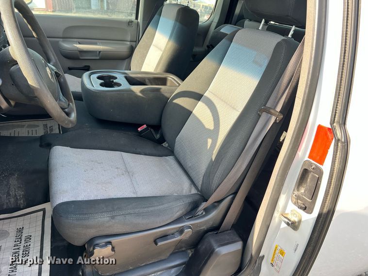 image for item NA9068 2008 Chevrolet Silverado 1500  Ext. Cab pickup truck