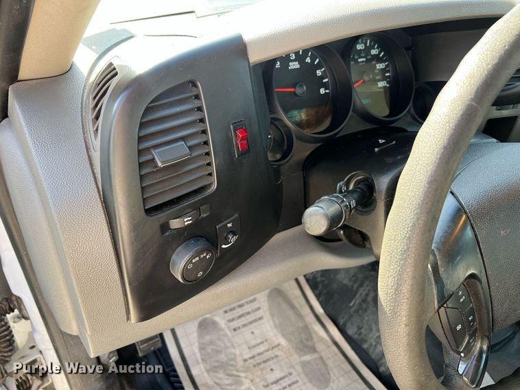 image for item NA9068 2008 Chevrolet Silverado 1500  Ext. Cab pickup truck