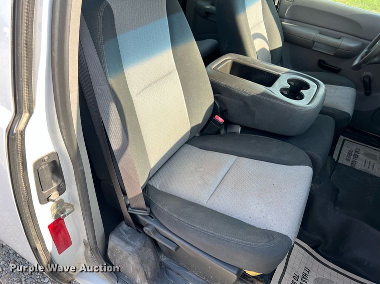 image for item NA9068 2008 Chevrolet Silverado 1500  Ext. Cab pickup truck