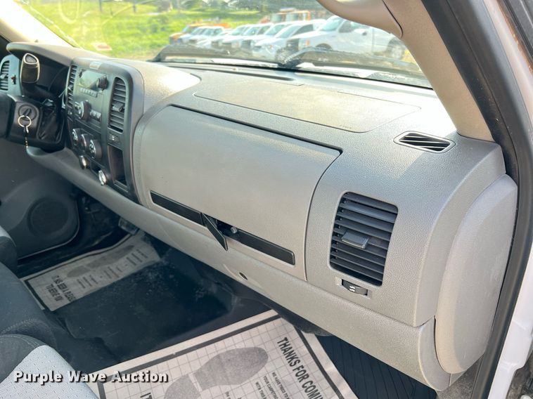 image for item NA9068 2008 Chevrolet Silverado 1500  Ext. Cab pickup truck