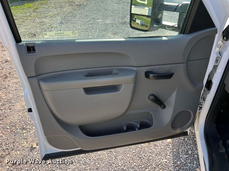 image for item NA9069 2010 Chevrolet Silverado 1500  Ext. Cab pickup truck