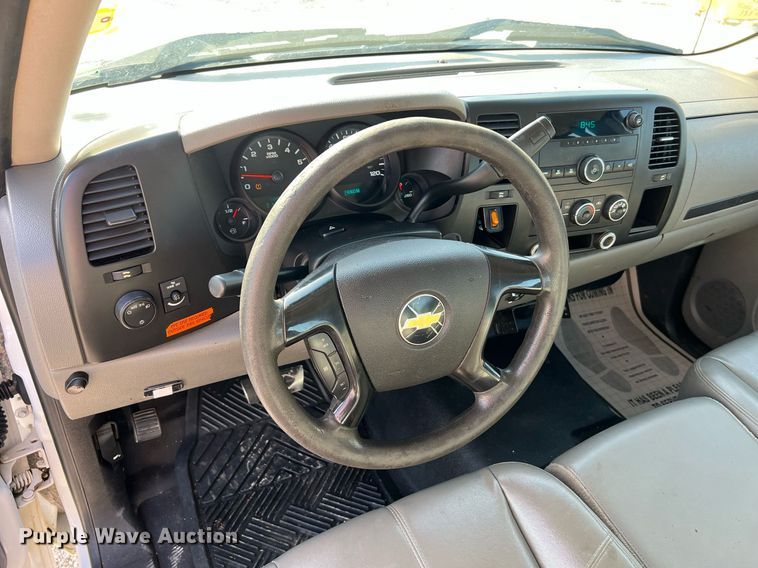 image for item NA9069 2010 Chevrolet Silverado 1500  Ext. Cab pickup truck