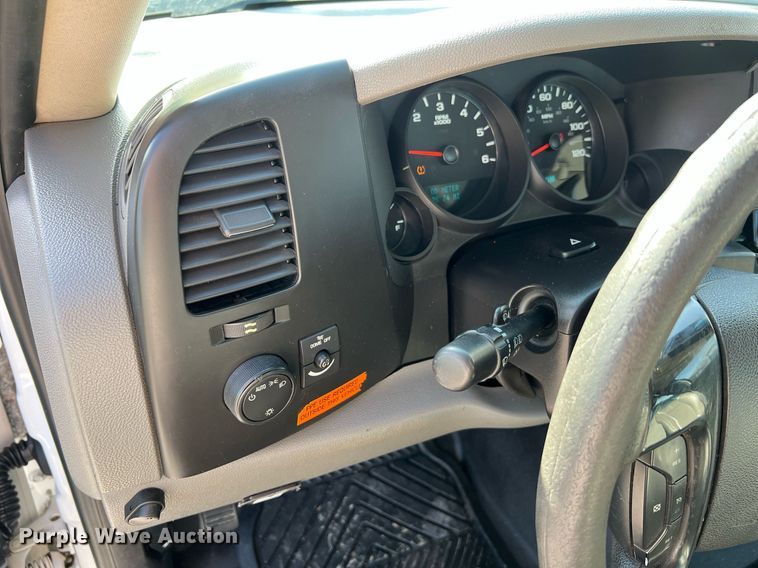 image for item NA9069 2010 Chevrolet Silverado 1500  Ext. Cab pickup truck