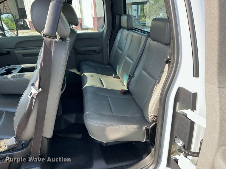 image for item NA9069 2010 Chevrolet Silverado 1500  Ext. Cab pickup truck