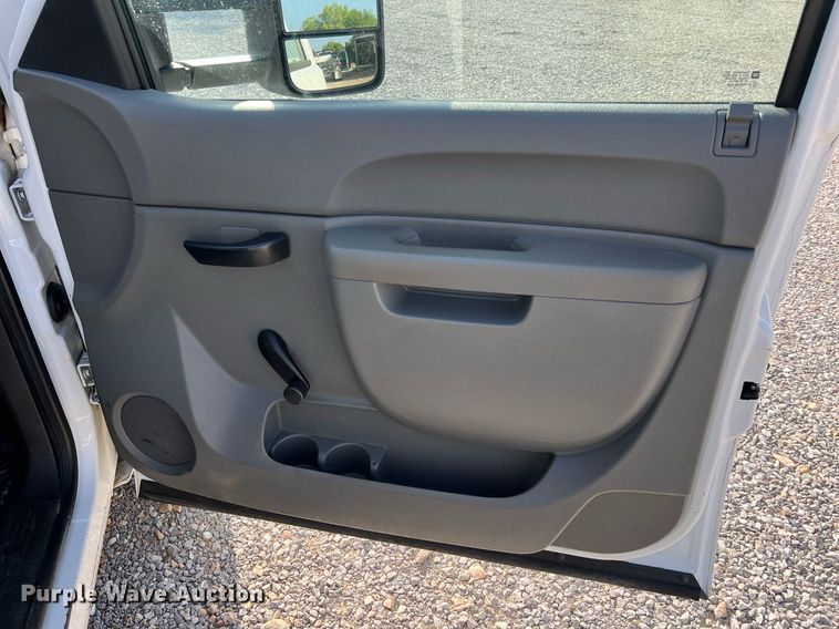 image for item NA9069 2010 Chevrolet Silverado 1500  Ext. Cab pickup truck