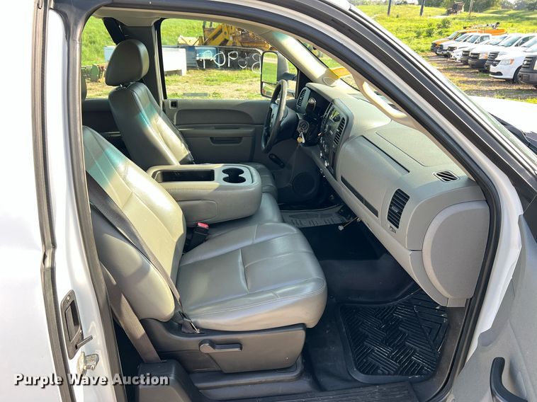 image for item NA9069 2010 Chevrolet Silverado 1500  Ext. Cab pickup truck