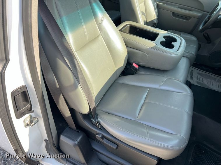 image for item NA9069 2010 Chevrolet Silverado 1500  Ext. Cab pickup truck