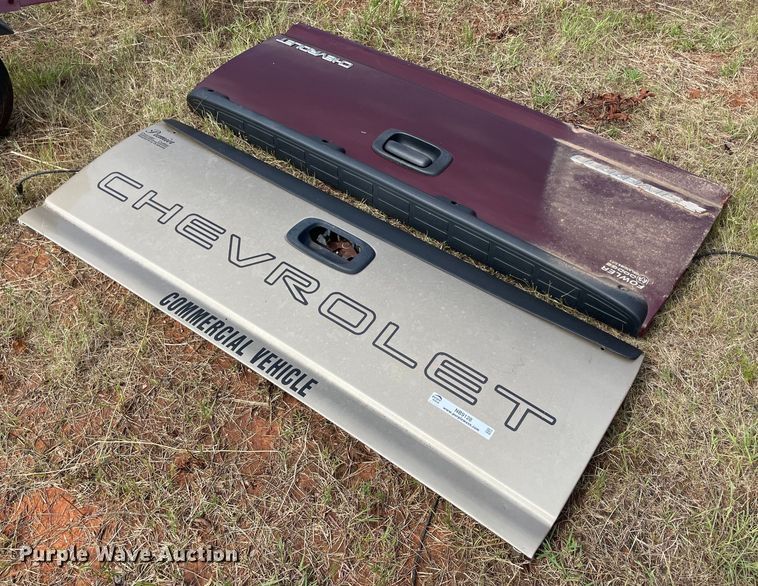 image for item NB9128 (2) Chevrolet tailgates