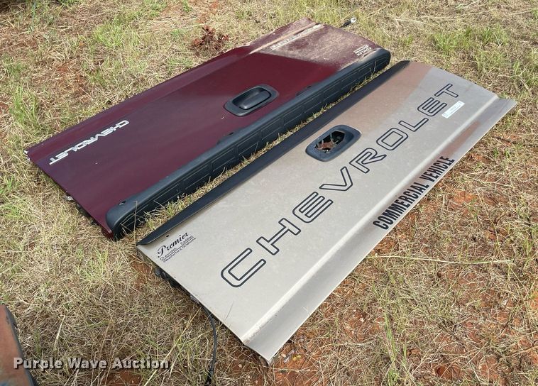 image for item NB9128 (2) Chevrolet tailgates