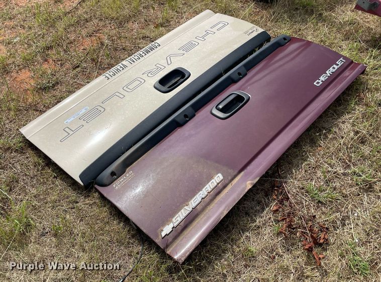 image for item NB9128 (2) Chevrolet tailgates