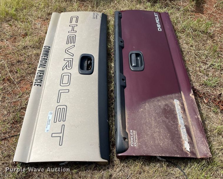 image for item NB9128 (2) Chevrolet tailgates