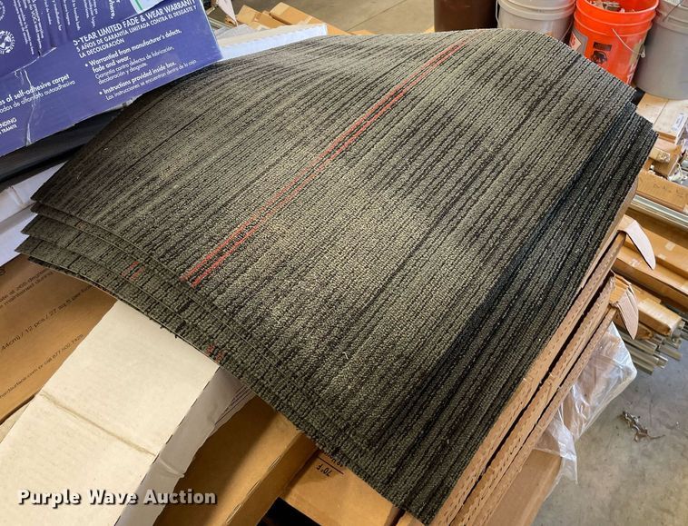 image for item NH9718 Pallet of carpet tiles