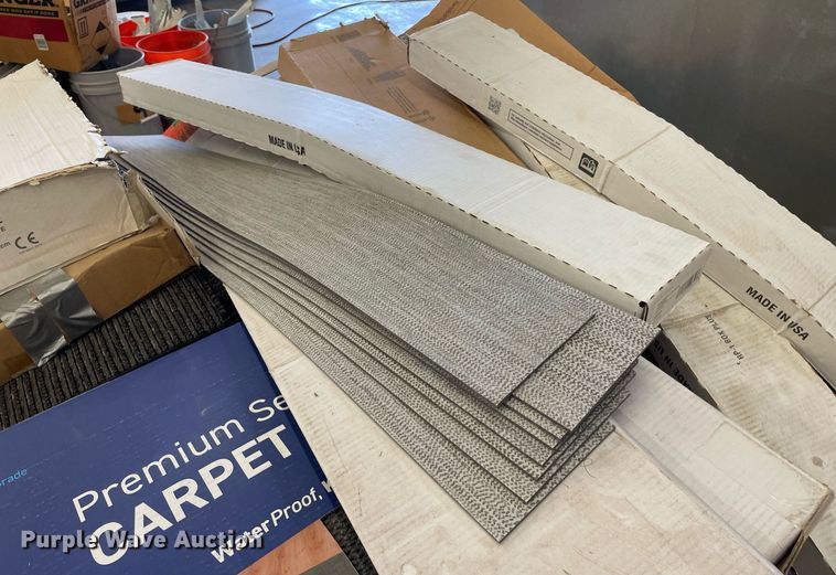 image for item NH9718 Pallet of carpet tiles