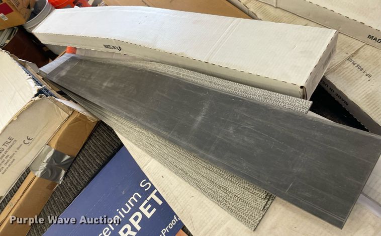 image for item NH9718 Pallet of carpet tiles