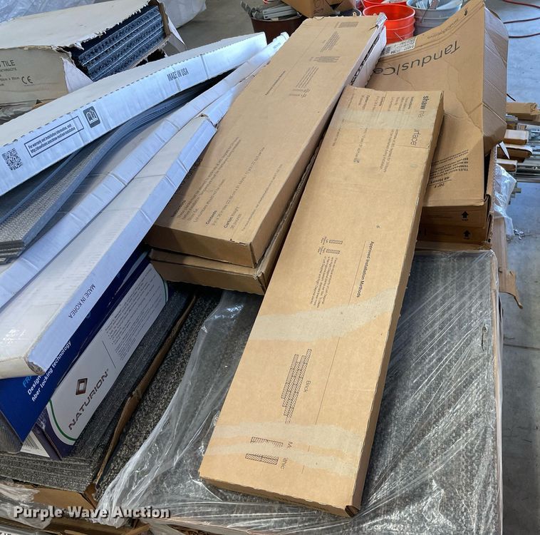 image for item NH9718 Pallet of carpet tiles