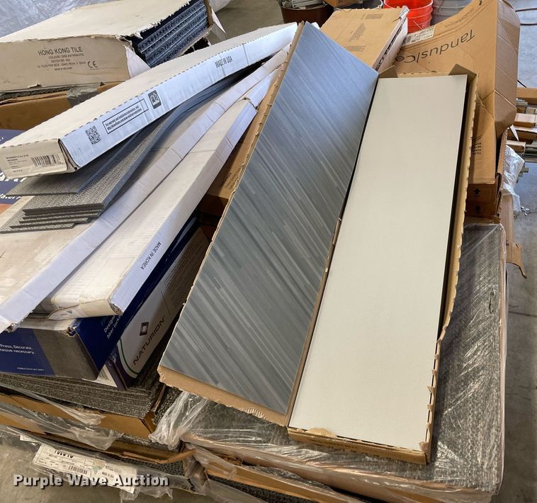 image for item NH9718 Pallet of carpet tiles