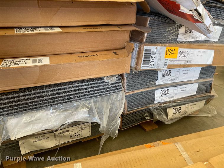 image for item NH9718 Pallet of carpet tiles