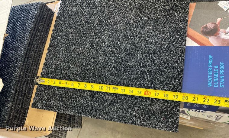 image for item NH9718 Pallet of carpet tiles