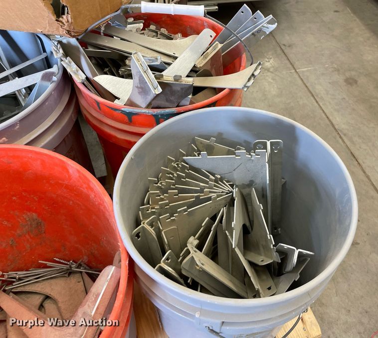 image for item NH9719 Shelving brackets and rails