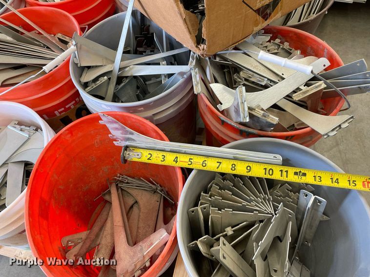 image for item NH9719 Shelving brackets and rails