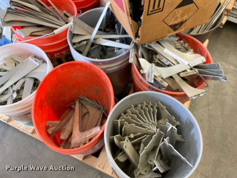 image for item NH9719 Shelving brackets and rails