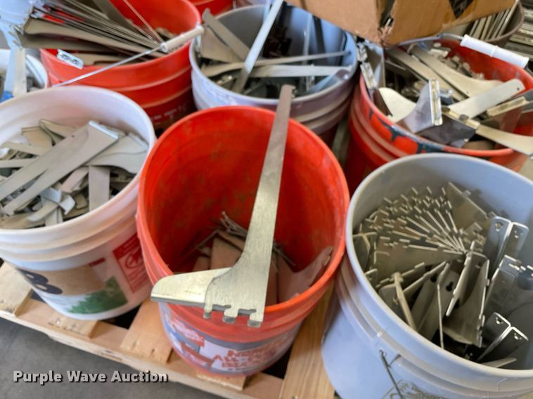 image for item NH9719 Shelving brackets and rails