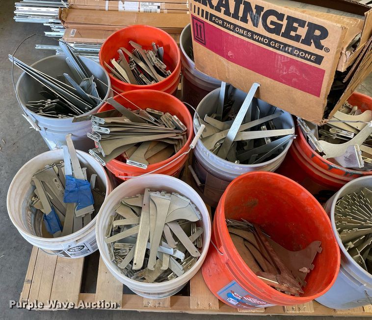 image for item NH9719 Shelving brackets and rails