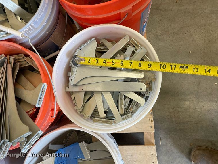 image for item NH9719 Shelving brackets and rails