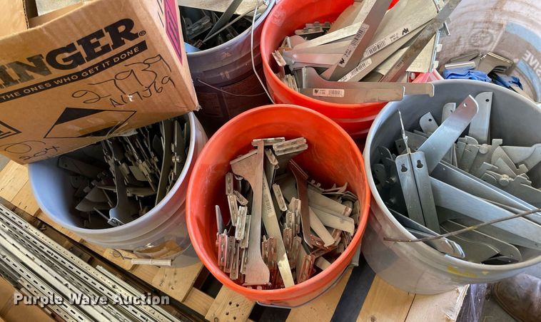 image for item NH9719 Shelving brackets and rails