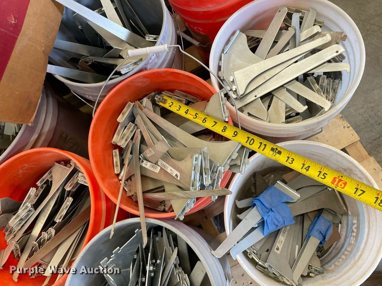 image for item NH9719 Shelving brackets and rails