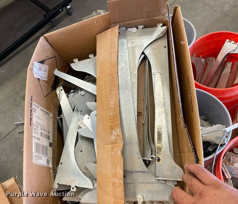 image for item NH9719 Shelving brackets and rails