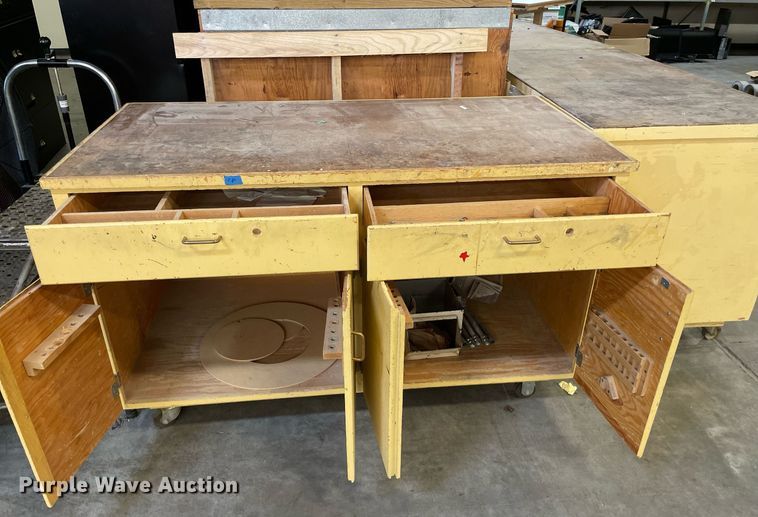 image for item NH9721 (4) cabinets