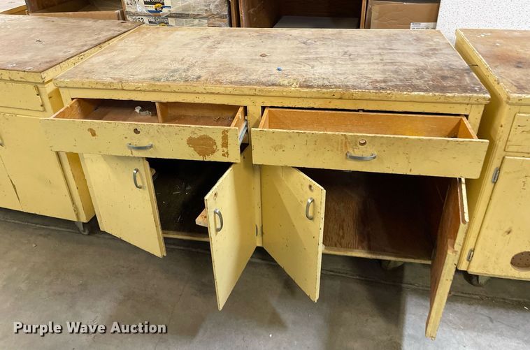 image for item NH9721 (4) cabinets