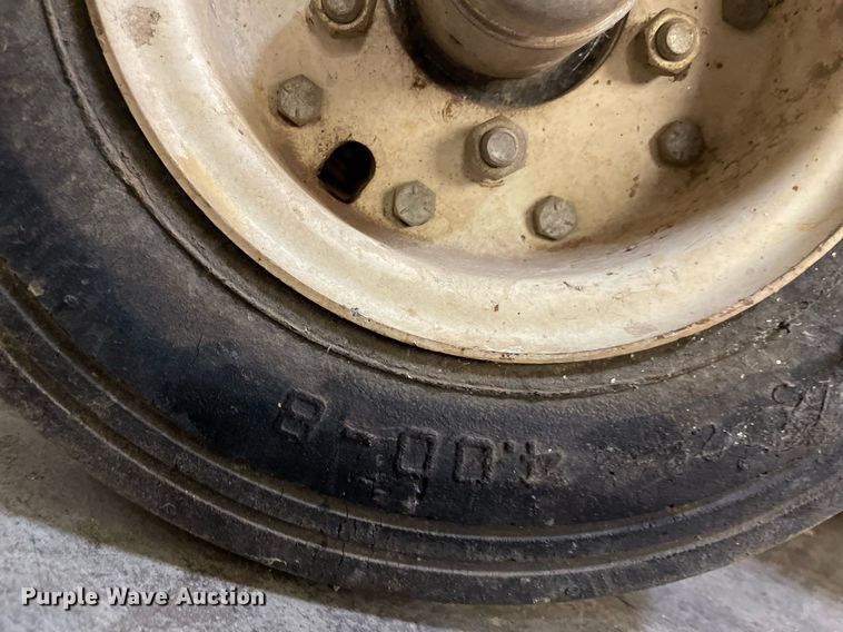 image for item NH9722 Economy SP-1630  scissor lift