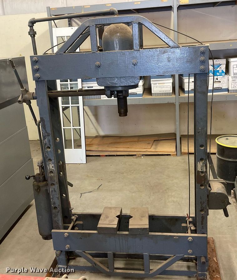 image for item NH9726 1943 KR Wilson 37F  hydraulic press